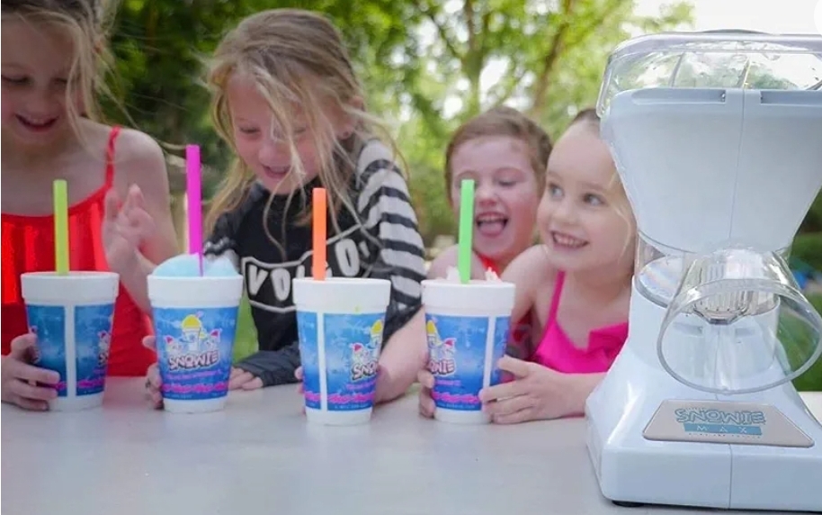 Hawaiian Snow Cone Machine Rental | JT Jumpers & More