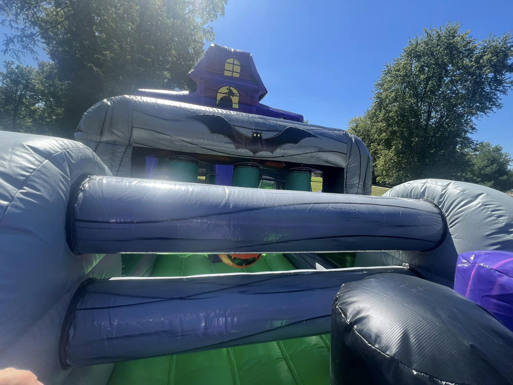 Graveyard Gauntlet Obstacle Course spooky details